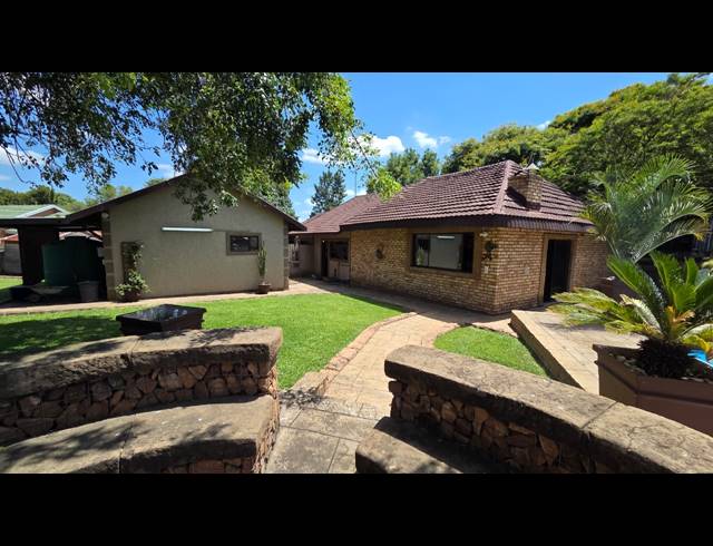 3 BEDROOM FREEHOLD FOR SALE IN PROTEA PARK